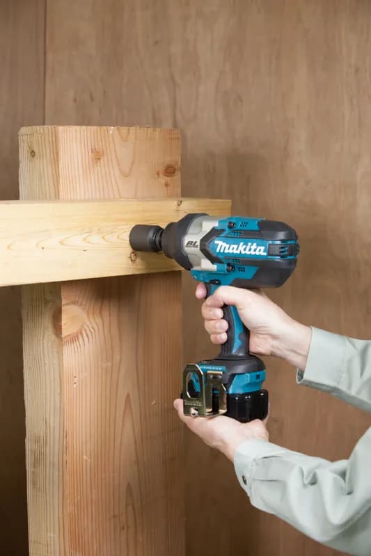 Makita DTW1002RTJ Darbeli Somun Sıkma 18V thumbnail 3