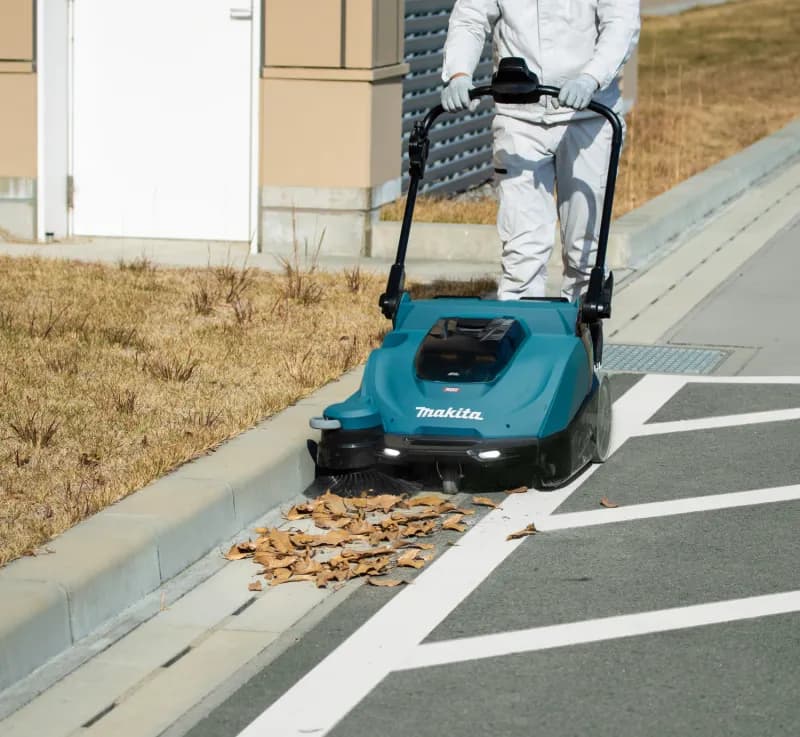 Makita VS001GZ Akülü Süpürme Aracı